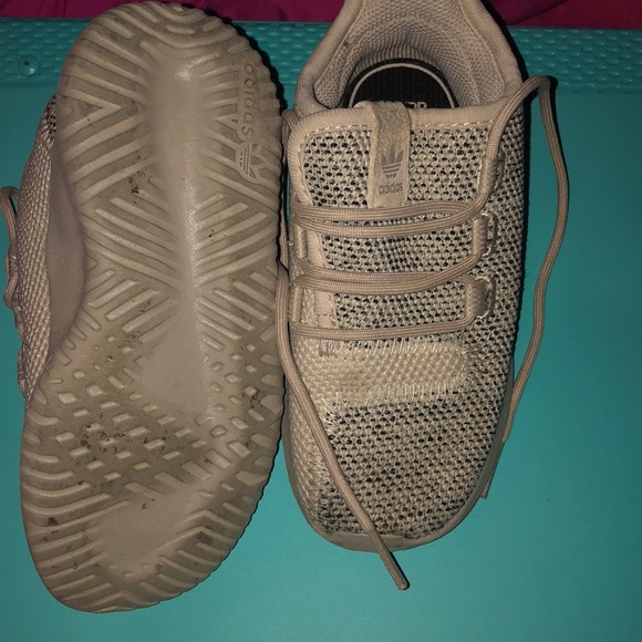 Adida shoes - Picture 4 of 4